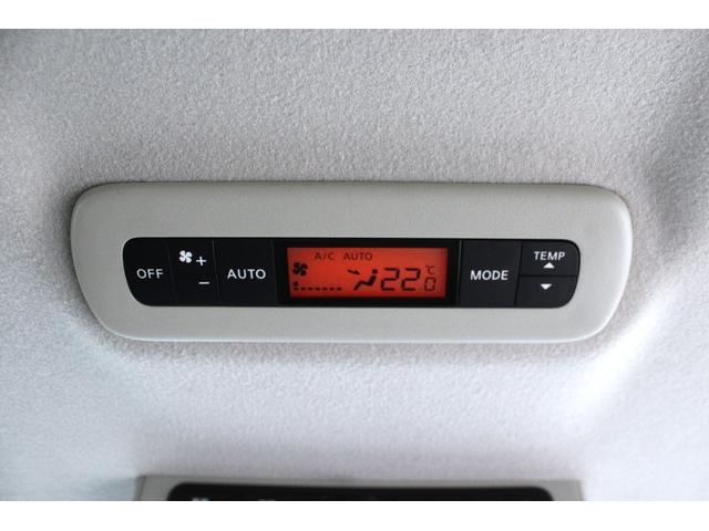 エルグランド ２５０ハイウェイスター　後席モニター　Ｂｌｕｅｔｏｏｔｈ　両側パワースライドドア　ＥＴＣ　セキュリティ　バックカメラ　オットマン　マルチファンクションコンソール　デイライト　ウォークスルー　サンシェード　ＴＶ（31枚目）