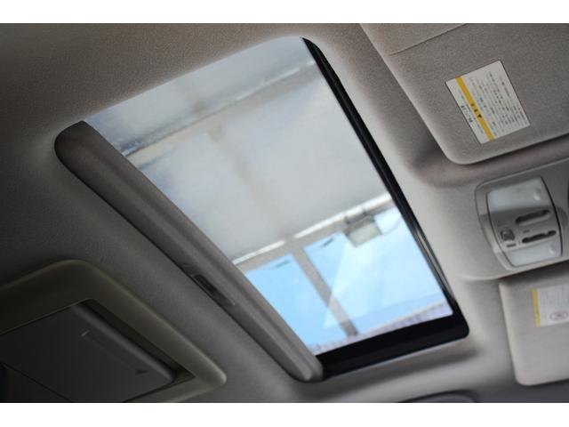 エルグランド ２５０ハイウェイスター　後席モニター　Ｂｌｕｅｔｏｏｔｈ　ＵＳＢ　サンルーフ　ＥＴＣ　ＡＣ１００Ｖ電源　全方位カメラ　両側パワースライドドア　オットマン　ウォークスルー　クリアランスソナー　ＴＶ　サンシェード　オートライト（22枚目）