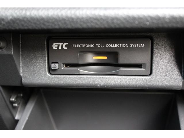 エルグランド ２５０ハイウェイスター　後席モニター　Ｂｌｕｅｔｏｏｔｈ　ＵＳＢ　サンルーフ　ＥＴＣ　ＡＣ１００Ｖ電源　全方位カメラ　両側パワースライドドア　オットマン　ウォークスルー　クリアランスソナー　ＴＶ　サンシェード　オートライト（24枚目）