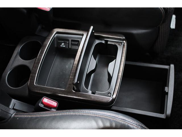 エルグランド ２５０ハイウェイスター　後席モニター　Ｂｌｕｅｔｏｏｔｈ　ＵＳＢ　サンルーフ　ＥＴＣ　ＡＣ１００Ｖ電源　全方位カメラ　両側パワースライドドア　オットマン　ウォークスルー　クリアランスソナー　ＴＶ　サンシェード　オートライト（30枚目）