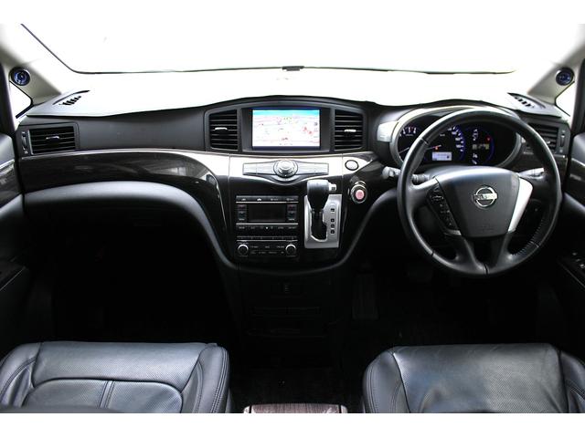 エルグランド ２５０ハイウェイスターアーバンクロム　後席モニター　Ｂｌｕｅｔｏｏｔｈ　ＵＳＢ　全方位カメラ　ＡＣ１００Ｖ電源　両側パワースライドドア　ＥＴＣ　ＴＶ　セキュリティ　ウォークスルー　サンシェード　オットマン　クリアランスソナー　オートライト（4枚目）