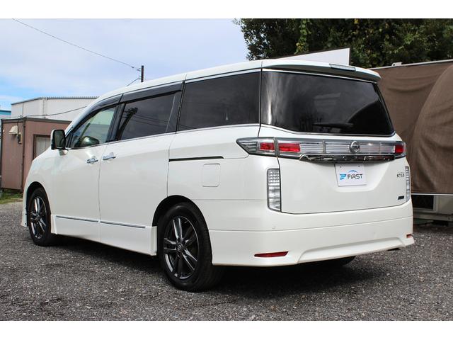 エルグランド ２５０ハイウェイスターアーバンクロム　後席モニター　Ｂｌｕｅｔｏｏｔｈ　ＵＳＢ　全方位カメラ　ＡＣ１００Ｖ電源　両側パワースライドドア　ＥＴＣ　ＴＶ　セキュリティ　ウォークスルー　サンシェード　オットマン　クリアランスソナー　オートライト（10枚目）