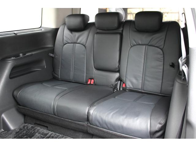 エルグランド ２５０ハイウェイスターアーバンクロム　後席モニター　Ｂｌｕｅｔｏｏｔｈ　ＵＳＢ　全方位カメラ　ＡＣ１００Ｖ電源　両側パワースライドドア　ＥＴＣ　ＴＶ　セキュリティ　ウォークスルー　サンシェード　オットマン　クリアランスソナー　オートライト（17枚目）