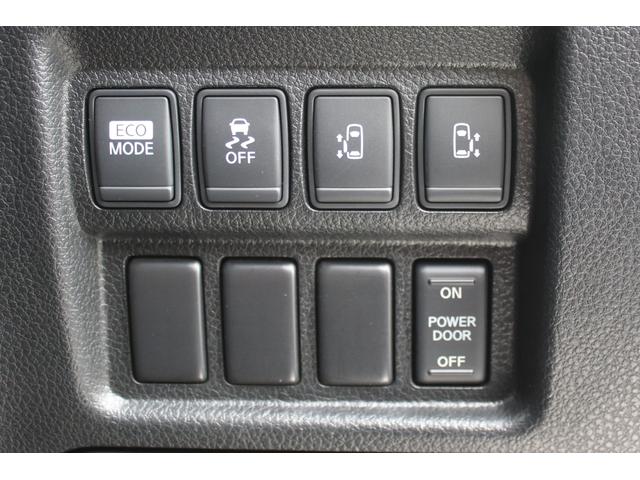 エルグランド ２５０ハイウェイスターアーバンクロム　後席モニター　Ｂｌｕｅｔｏｏｔｈ　ＵＳＢ　全方位カメラ　ＡＣ１００Ｖ電源　両側パワースライドドア　ＥＴＣ　ＴＶ　セキュリティ　ウォークスルー　サンシェード　オットマン　クリアランスソナー　オートライト（22枚目）