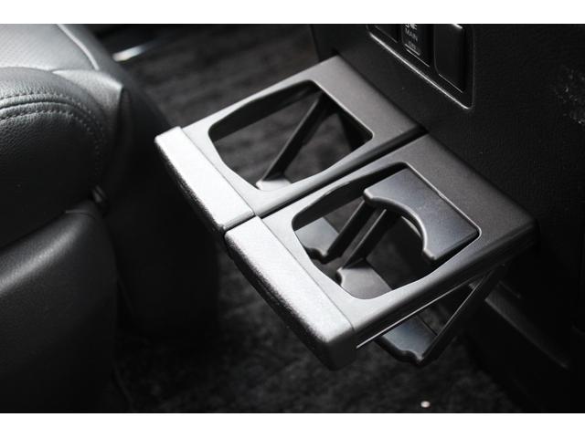 エルグランド ２５０ハイウェイスターアーバンクロム　後席モニター　Ｂｌｕｅｔｏｏｔｈ　ＵＳＢ　全方位カメラ　ＡＣ１００Ｖ電源　両側パワースライドドア　ＥＴＣ　ＴＶ　セキュリティ　ウォークスルー　サンシェード　オットマン　クリアランスソナー　オートライト（25枚目）