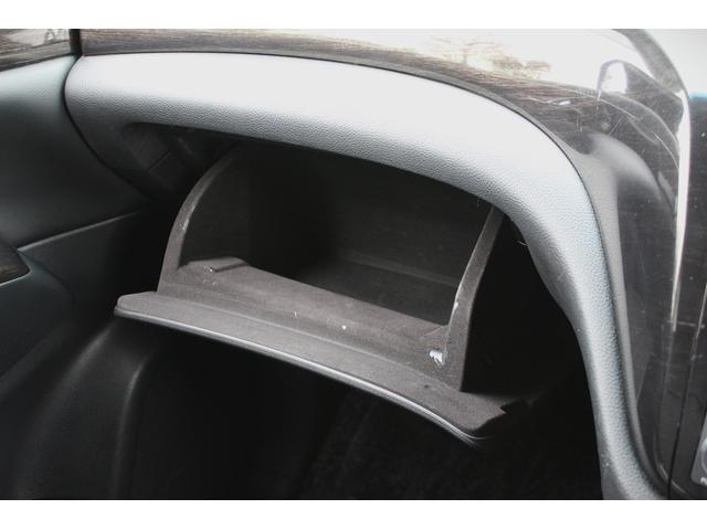 エルグランド ２５０ハイウェイスターアーバンクロム　後席モニター　Ｂｌｕｅｔｏｏｔｈ　ＵＳＢ　全方位カメラ　ＡＣ１００Ｖ電源　両側パワースライドドア　ＥＴＣ　ＴＶ　セキュリティ　ウォークスルー　サンシェード　オットマン　クリアランスソナー　オートライト（26枚目）