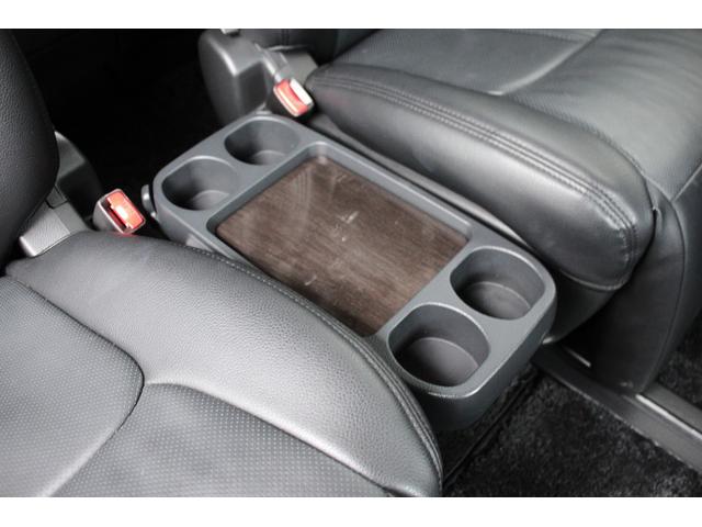 エルグランド ２５０ハイウェイスターアーバンクロム　後席モニター　Ｂｌｕｅｔｏｏｔｈ　ＵＳＢ　全方位カメラ　ＡＣ１００Ｖ電源　両側パワースライドドア　ＥＴＣ　ＴＶ　セキュリティ　ウォークスルー　サンシェード　オットマン　クリアランスソナー　オートライト（29枚目）