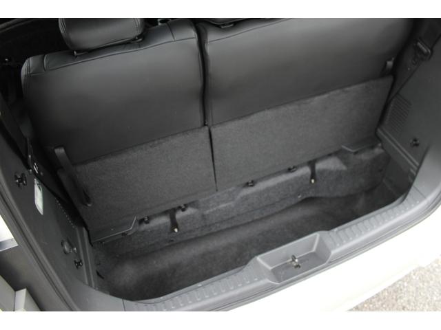 エルグランド ２５０ハイウェイスターアーバンクロム　後席モニター　Ｂｌｕｅｔｏｏｔｈ　ＵＳＢ　全方位カメラ　ＡＣ１００Ｖ電源　両側パワースライドドア　ＥＴＣ　ＴＶ　セキュリティ　ウォークスルー　サンシェード　オットマン　クリアランスソナー　オートライト（34枚目）