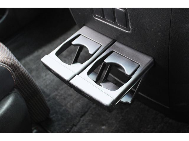 エルグランド ２５０ハイウェイスター　１年間走行無制限保証　後席モニター　Ｂｌｕｅｔｏｏｔｈ　ライダールック　ＵＳＢ　バックカメラ　ＥＴＣ　セキュリティ　両側パワースライドドア　サンシェード　オットマン　オートライト　デイライト（25枚目）