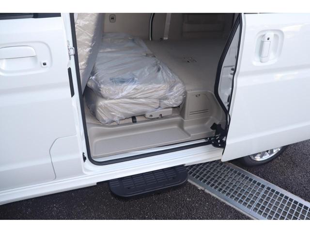 エブリイワゴン ＰＺターボスペシャル　両側電動スライドドア　クリアランスソナー　レーンアシスト　衝突被害軽減システム　オートライト　ＬＥＤヘッドランプ　スマートキー　アイドリングストップ　シートヒーター　ベンチシート　ＣＶＴ（18枚目）