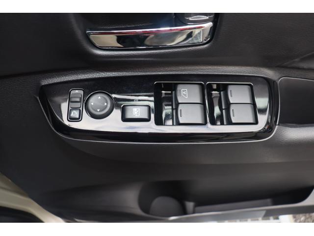 デリカミニ Ｇ　バックカメラ　両側スライド・片側電動　クリアランスソナー　レーンアシスト　衝突被害軽減システム　オートライト　ＬＥＤヘッドランプ　スマートキー　アイドリングストップ　電動格納ミラー　シートヒーター（13枚目）