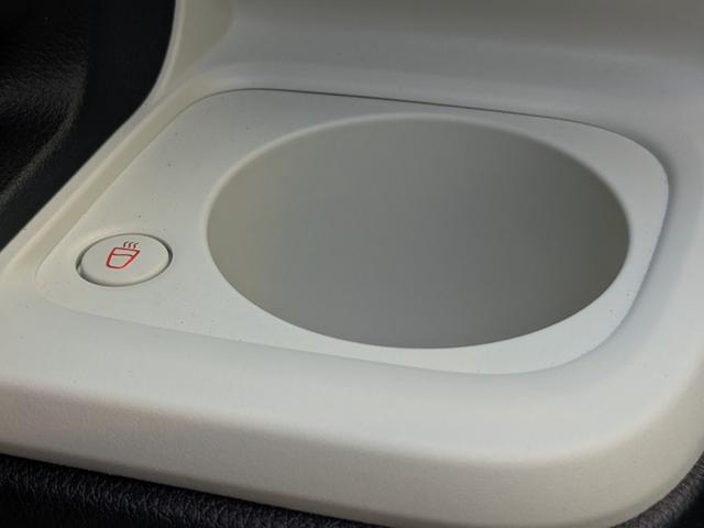 ムーヴキャンバス ストライプスＧターボ　ターボ／両側電動ドア／スマキー／安全装置／電動パーキングブレーキ／ホットカップホルダー／置きらくＢＯＸ／（8枚目）