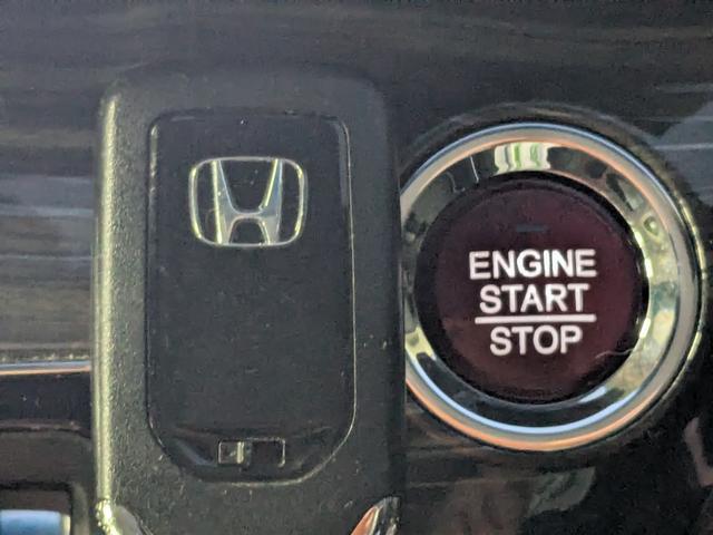 オデッセイ アブソルート　１年保証／８人乗り／４ＷＤ／ホンダセンシング／スマキー／両側電動ドア／純正ナビ／Ｂカメラ／ＥＴＣ／Ｂカメラ／Ｂｌｕｅｔｏｏｔｈ接続／Ｐスタート／パドルシフト／ＨＩＤ／フォグ／アイスト／クルコン（11枚目）