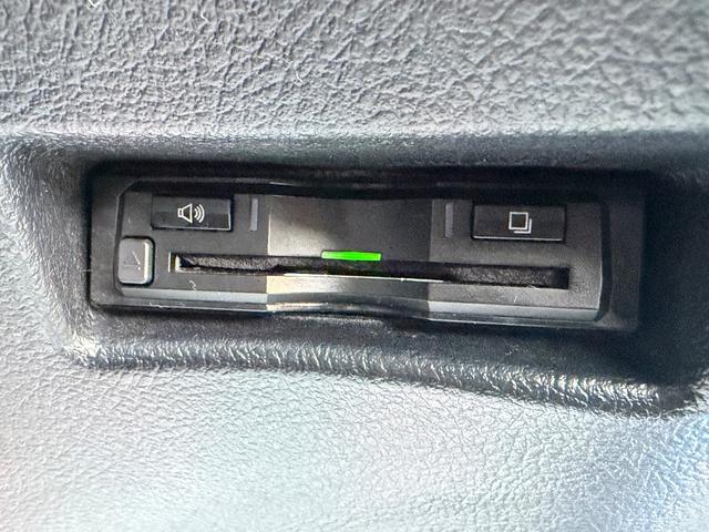 シエンタ G /禁煙/7人乗り/安全装置/両側電動/スマキ-/純正ナビ/Bカメラ/ETC/後席モニタ-/フルセグ/Bluetooth/Pスタ-ト/アイスト/LEDヘッドライト/フォグライト/ステリモ/(9枚目)