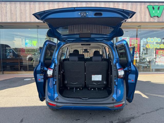 シエンタ G /禁煙/7人乗り/安全装置/両側電動/スマキ-/純正ナビ/Bカメラ/ETC/後席モニタ-/フルセグ/Bluetooth/Pスタ-ト/アイスト/LEDヘッドライト/フォグライト/ステリモ/(15枚目)