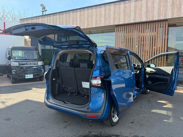 シエンタ G /禁煙/7人乗り/安全装置/両側電動/スマキ-/純正ナビ/Bカメラ/ETC/後席モニタ-/フルセグ/Bluetooth/Pスタ-ト/アイスト/LEDヘッドライト/フォグライト/ステリモ/(17枚目)