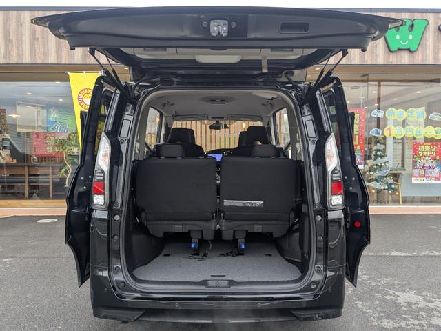 セレナ e-パワー XV 7人乗り/禁煙/安全装置/スマキー/e-power/両側電動/純正9インチナビ/Bカメラ/全方位カメラ/ドラレコ/Bluetooth/フルセグ/Pスタート/ステリモ/コーナーセンサー/シートヒーター(22枚目)