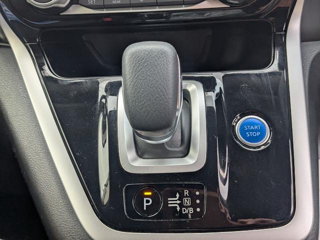 セレナ e-パワー XV 7人乗り/禁煙/安全装置/スマキー/e-power/両側電動/純正9インチナビ/Bカメラ/全方位カメラ/ドラレコ/Bluetooth/フルセグ/Pスタート/ステリモ/コーナーセンサー/シートヒーター(40枚目)