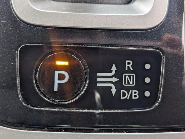 セレナ e-パワー XV 7人乗り/禁煙/安全装置/スマキー/e-power/両側電動/純正9インチナビ/Bカメラ/全方位カメラ/ドラレコ/Bluetooth/フルセグ/Pスタート/ステリモ/コーナーセンサー/シートヒーター(41枚目)