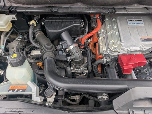 セレナ e-パワー XV 7人乗り/禁煙/安全装置/スマキー/e-power/両側電動/純正9インチナビ/Bカメラ/全方位カメラ/ドラレコ/Bluetooth/フルセグ/Pスタート/ステリモ/コーナーセンサー/シートヒーター(50枚目)