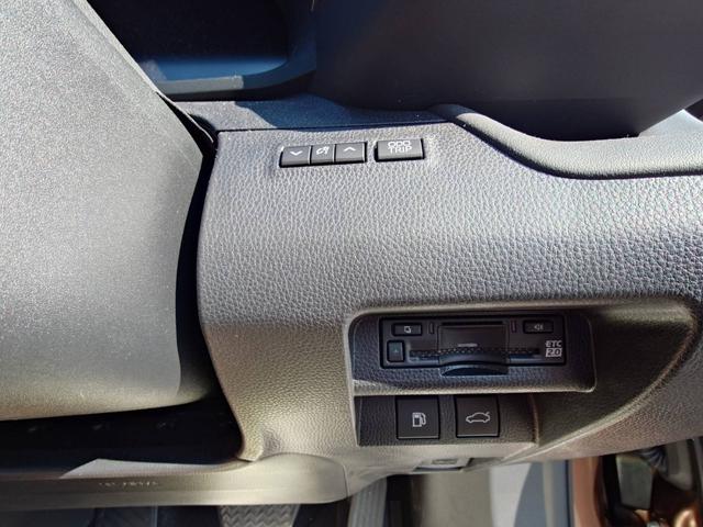 クラウンクロスオーバー Ｚ　ワンオーナー車　メーカー１２．３型ナビ全周囲カメラＴＶ　革シート　シートベンチレーション　ビルトインＥＴＣ２．０　トヨタチームメイト（15枚目）