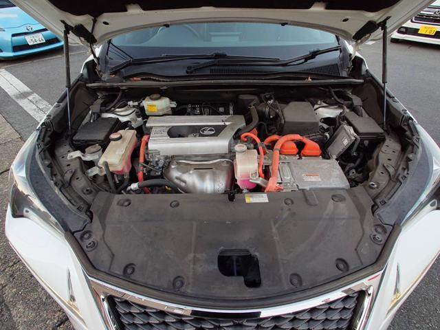 ＮＸ ＮＸ３００ｈ　Ｆスポーツ　サンルーフ　角形三眼ＬＥＤヘッドライト　パワーバックドア　ブラック／ダークローズスポーツ革シート　メーカーナビバックモニター　フルセグＴＶ　ＥＴＣ　１８インチＡＷ　プッシュスタート（17枚目）