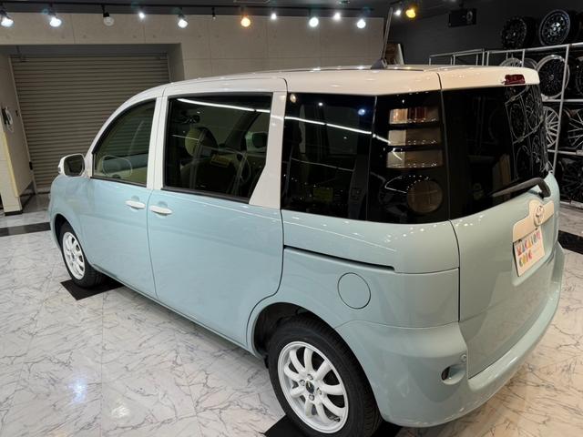 シエンタ Ｇ　１年保証／全塗装／屋根ホワイト塗装／新品ホイール／新品タイヤ／電動スライドドア／内装ベージュ／純正ナビ／ＴＶ／後席モニター／ＥＴＣ／バックカメラ／ＣＤ／ＤＶＤ／Ｂｌｕｅｔｏｏｔｈオーディオ／（13枚目）