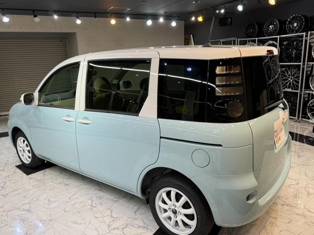 シエンタ Ｇ　１年保証／全塗装／屋根ホワイト塗装／新品ホイール／新品タイヤ／電動スライドドア／内装ベージュ／純正ナビ／ＴＶ／後席モニター／ＥＴＣ／バックカメラ／ＣＤ／ＤＶＤ／Ｂｌｕｅｔｏｏｔｈオーディオ／（17枚目）