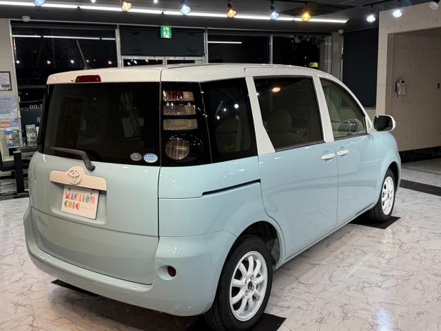 シエンタ Ｇ　１年保証／全塗装／屋根ホワイト塗装／新品ホイール／新品タイヤ／電動スライドドア／内装ベージュ／純正ナビ／ＴＶ／後席モニター／ＥＴＣ／バックカメラ／ＣＤ／ＤＶＤ／Ｂｌｕｅｔｏｏｔｈオーディオ／（18枚目）