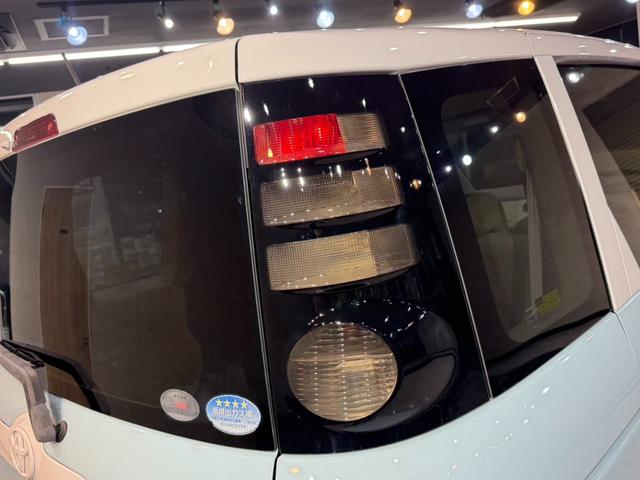 シエンタ Ｇ　１年保証／全塗装／屋根ホワイト塗装／新品ホイール／新品タイヤ／電動スライドドア／内装ベージュ／純正ナビ／ＴＶ／後席モニター／ＥＴＣ／バックカメラ／ＣＤ／ＤＶＤ／Ｂｌｕｅｔｏｏｔｈオーディオ／（30枚目）