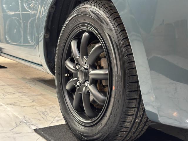 シエンタ G オールペイント/新品ホイールタイヤセット付/新品シートカバー付/新品ハンドルカバー/社外ナビ/バックカメラ/両側パワースライドドア(24枚目)