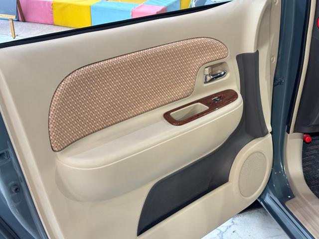 シエンタ G オールペイント/新品ホイールタイヤセット付/新品シートカバー付/新品ハンドルカバー/社外ナビ/バックカメラ/両側パワースライドドア(33枚目)