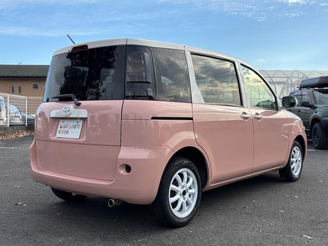 シエンタ Ｇ　後期型／オールペイント／ルーフ色替ペイント／新品ホイールタイヤセット／新品フロアマットセット／マカロンコーデスタイル／７人乗り／両側パワースライドドア／ナビ／ＥＴＣ／バックカメラ（13枚目）