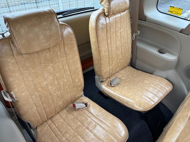 シエンタ Ｇ　マカロンスタイル／オールペイント／ルーフ塗分け／ホワイトリングヘッドライト加工／新品ホイールタイヤセット／新品シートカバー＆ハンドルカバー／ナビ／バックカメラ／ＥＴＣ／ドラレコ／両側パワースライドドア（6枚目）