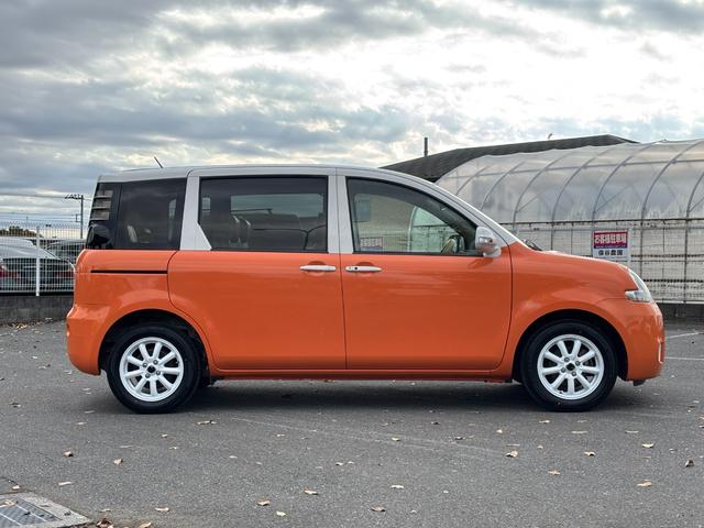 シエンタ Ｇ　マカロンスタイル／オールペイント／ルーフ塗分け／ホワイトリングヘッドライト加工／新品ホイールタイヤセット／新品シートカバー＆ハンドルカバー／ナビ／バックカメラ／ＥＴＣ／ドラレコ／両側パワースライドドア（18枚目）