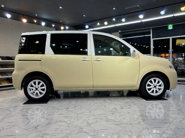 シエンタ Ｇ　マカロンスタイル／全塗装＋ルーフ全塗装／新品ホイールタイヤ付／７人乗りスライドドアミニバン／ナビ（11枚目）