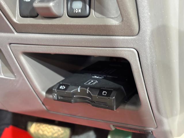 シエンタ Ｇ　マカロンスタイル／全塗装＋ルーフ全塗装／新品ホイールタイヤ付／７人乗りスライドドアミニバン／ナビ（31枚目）