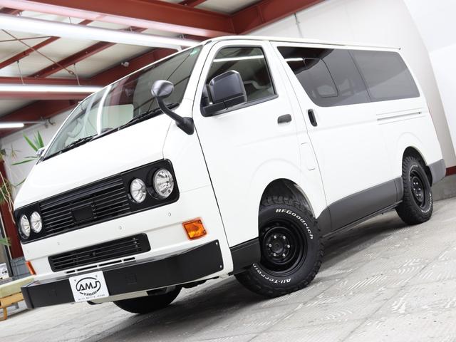 ハイエースバン ロングＤＸ　ＮＥＷヴィンテージカスタム　ＶＡＮＡＣＥ　ＴＹＰＥ２　新車カスタム　内装ウッド加工済み　ＴＳＳ　全方位カメラ　新品タイヤ　スチールホイールブラック塗装　メモリーナビ　Ｂｌｕｅｔｏｏｔｈ　ＥＴＣ　ＴＶ（7枚目）
