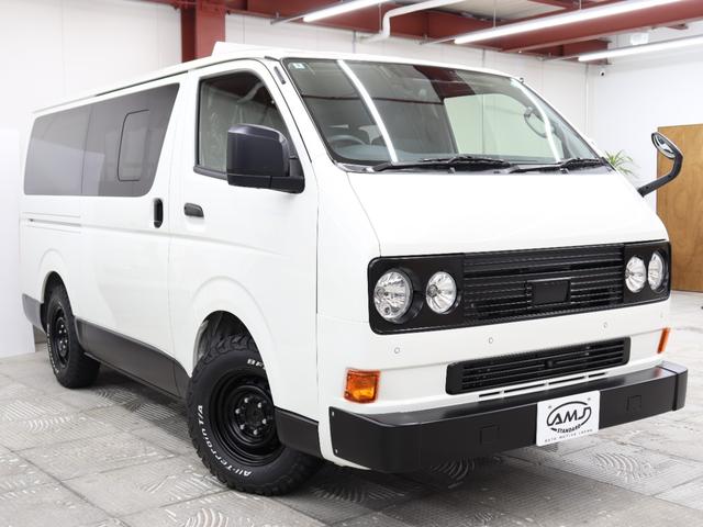 ハイエースバン ロングＤＸ　ＮＥＷヴィンテージカスタム　ＶＡＮＡＣＥ　ＴＹＰＥ２　新車カスタム　内装ウッド加工済み　ＴＳＳ　全方位カメラ　新品タイヤ　スチールホイールブラック塗装　メモリーナビ　Ｂｌｕｅｔｏｏｔｈ　ＥＴＣ　ＴＶ（8枚目）