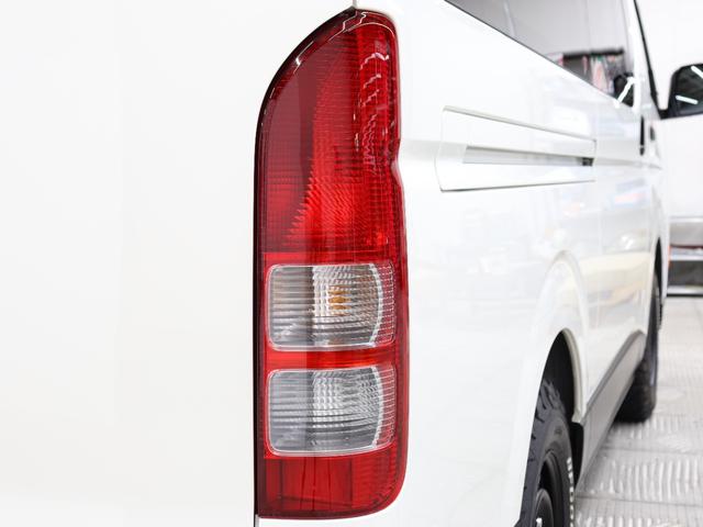 ハイエースバン ロングＤＸ　ＮＥＷヴィンテージカスタム　ＶＡＮＡＣＥ　ＴＹＰＥ２　新車カスタム　内装ウッド加工済み　ＴＳＳ　全方位カメラ　新品タイヤ　スチールホイールブラック塗装　メモリーナビ　Ｂｌｕｅｔｏｏｔｈ　ＥＴＣ　ＴＶ（18枚目）