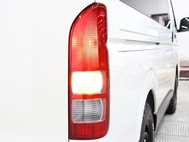 ハイエースバン ロングＤＸ　ＮＥＷヴィンテージカスタム　ＶＡＮＡＣＥ　ＴＹＰＥ２　新車カスタム　内装ウッド加工済み　ＴＳＳ　全方位カメラ　新品タイヤ　スチールホイールブラック塗装　メモリーナビ　Ｂｌｕｅｔｏｏｔｈ　ＥＴＣ　ＴＶ（19枚目）