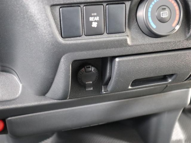 ハイエースバン ロングＤＸ　ＮＥＷヴィンテージカスタム　ＶＡＮＡＣＥ　ＴＹＰＥ２　新車カスタム　内装ウッド加工済み　ＴＳＳ　全方位カメラ　新品タイヤ　スチールホイールブラック塗装　メモリーナビ　Ｂｌｕｅｔｏｏｔｈ　ＥＴＣ　ＴＶ（26枚目）