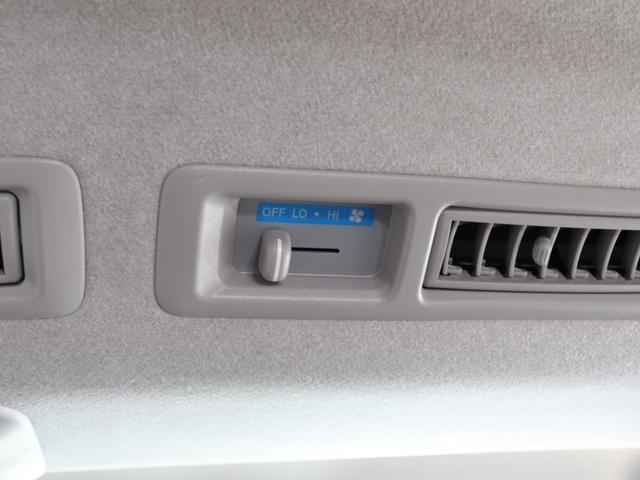 ハイエースバン ロングＤＸ　ＮＥＷヴィンテージカスタム　ＶＡＮＡＣＥ　ＴＹＰＥ２　新車カスタム　内装ウッド加工済み　ＴＳＳ　全方位カメラ　新品タイヤ　スチールホイールブラック塗装　メモリーナビ　Ｂｌｕｅｔｏｏｔｈ　ＥＴＣ　ＴＶ（28枚目）