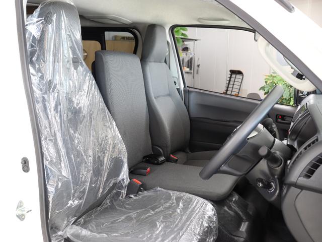 ハイエースバン ロングＤＸ　ＮＥＷヴィンテージカスタム　ＶＡＮＡＣＥ　ＴＹＰＥ２　新車カスタム　内装ウッド加工済み　ＴＳＳ　全方位カメラ　新品タイヤ　スチールホイールブラック塗装　メモリーナビ　Ｂｌｕｅｔｏｏｔｈ　ＥＴＣ　ＴＶ（38枚目）