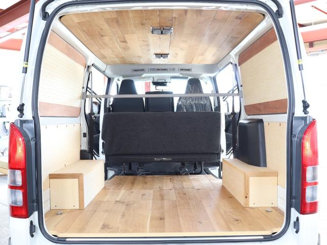ハイエースバン ロングＤＸ　ＮＥＷヴィンテージカスタム　ＶＡＮＡＣＥ　ＴＹＰＥ２　新車カスタム　内装ウッド加工済み　ＴＳＳ　全方位カメラ　新品タイヤ　スチールホイールブラック塗装　メモリーナビ　Ｂｌｕｅｔｏｏｔｈ　ＥＴＣ　ＴＶ（42枚目）