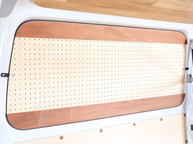 ハイエースバン ロングＤＸ　ＮＥＷヴィンテージカスタム　ＶＡＮＡＣＥ　ＴＹＰＥ２　新車カスタム　内装ウッド加工済み　ＴＳＳ　全方位カメラ　新品タイヤ　スチールホイールブラック塗装　メモリーナビ　Ｂｌｕｅｔｏｏｔｈ　ＥＴＣ　ＴＶ（45枚目）