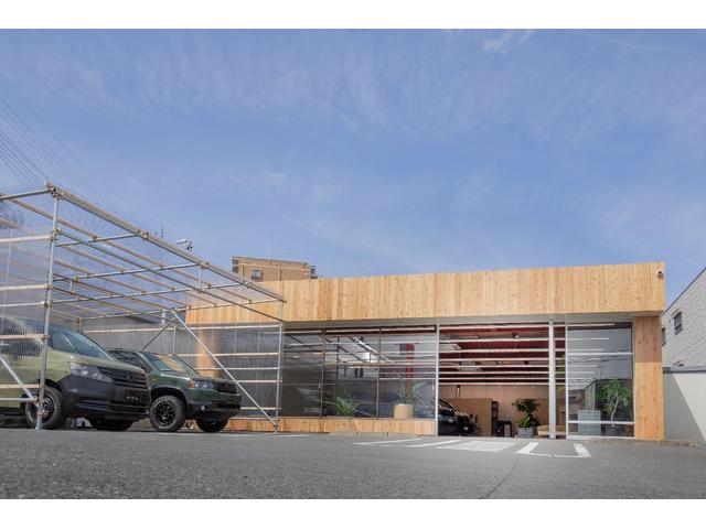 エクストレイル ２０Ｘｔｔ　ＡＭＪオリジナル　ネオクラシックスタイル　全塗装済　防水シート　リフトアップ　スマートキー　ＡＭＪオリジナルホイール　新品タイヤ　４ＷＤ　ＨＤＤナビ　ＥＴＣ　地デジＴＶ　シートヒーター　クルコン（2枚目）