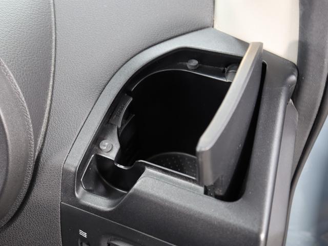 エクストレイル ２０Ｘｔｔ　ＡＭＪオリジナル　ネオクラシックスタイル　全塗装済　防水シート　リフトアップ　スマートキー　ＡＭＪオリジナルホイール　新品タイヤ　４ＷＤ　ＨＤＤナビ　ＥＴＣ　地デジＴＶ　シートヒーター　クルコン（30枚目）