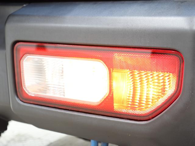 ジムニー ＸＣ　衝突軽減ブレーキ　クルーズコントロール　メモリーナビ　Ｂｌｕｅｔｏｏｔｈ　地デジＴＶ　プッシュスタート　シートヒーター　スマートキー　ＥＴＣ　４ＷＤ　ドラレコ　ミラーヒーター　オーバーフェンダー（20枚目）