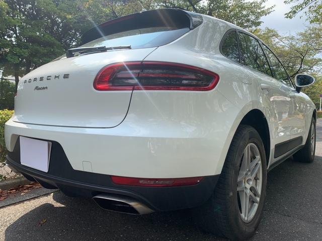 マカン マカン　フルセグＴＶ　黒革シート　パワーシート　　純正ナビ　バックカメラ　Ｂｌｕｅｔｏｏｔｈ　ＥＴＣ　シートヒーター　パワーバックドア　スポーツモード　社外フロアマット　パドルシフト（10枚目）